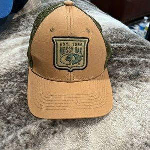 Mossy oak hat